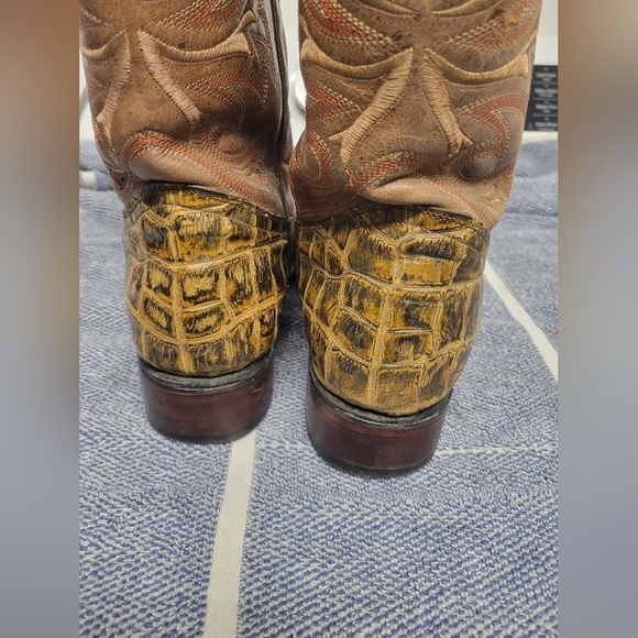 2 pairs of boots for 150 black ones are original caiman skin ,other are print - Picture 8 of 10